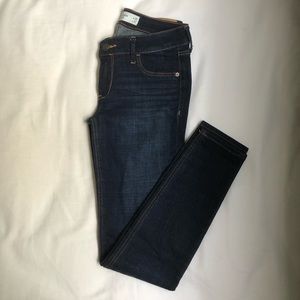 NWOT - Abercrombie & Fitch size 25 Dark Wash Jeans